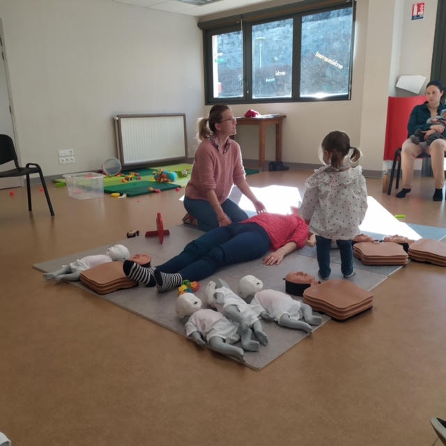 Camille en atelier de secourisme pédiatrique